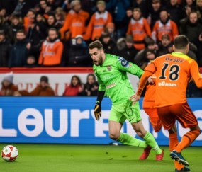 洛里昂門將撲救失誤淚灑球場(chǎng)，球隊(duì)降級(jí)后的反思與重建之路